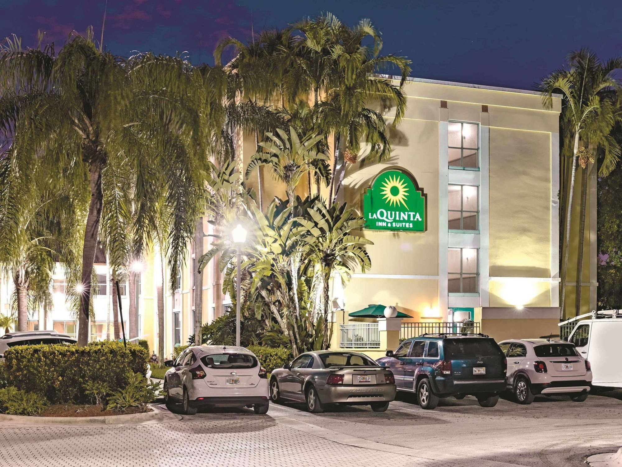 Hotel La Quinta By Wyndham Plantation At Sw 6Th St Extérieur photo